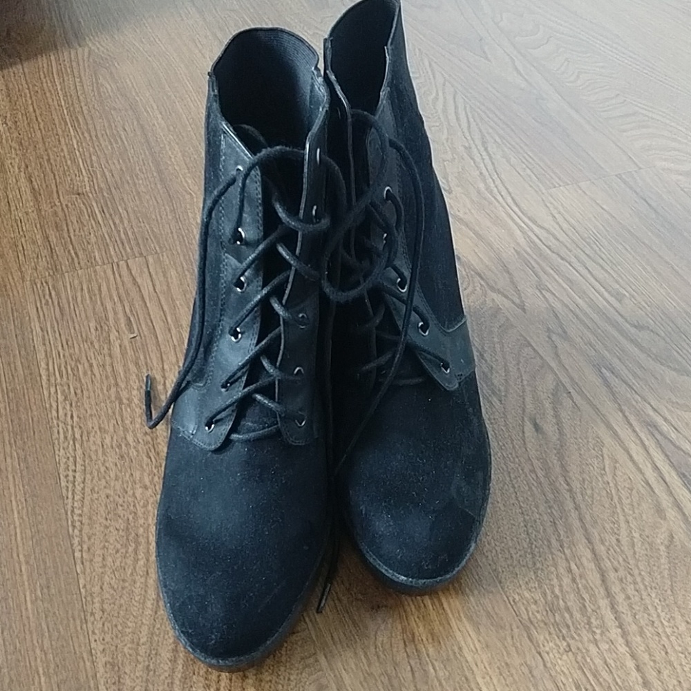 Zara Laced Wedge Boots